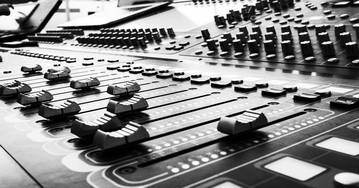 The Constant-Q Transform: Why the FFT Fails at Music Analysis