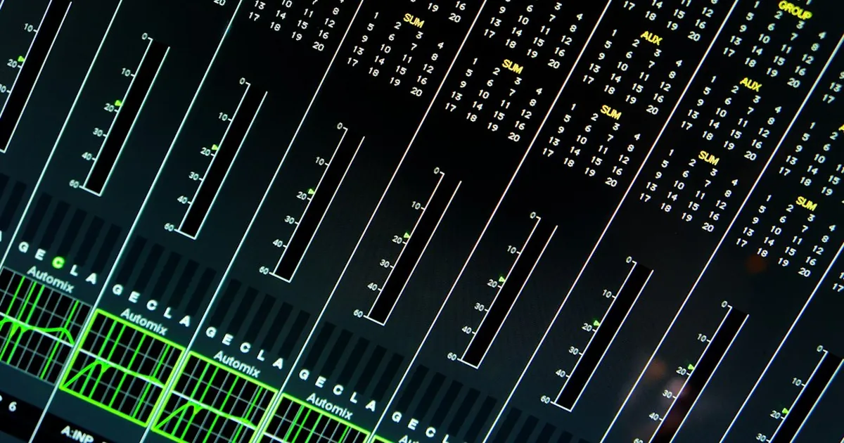 Why Multiband Compressors Use Linkwitz-Riley Crossovers (And Not Butterworth)