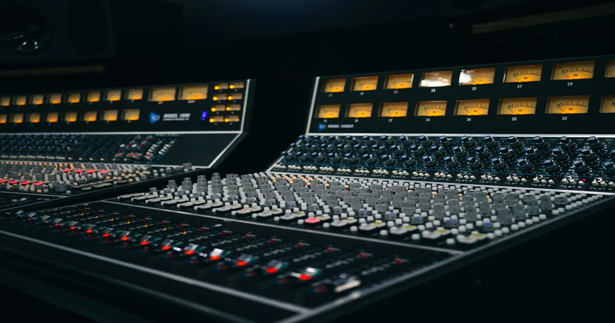 Moog's Ladder: The 1966 Circuit That Still Defines Synthesizer Sound